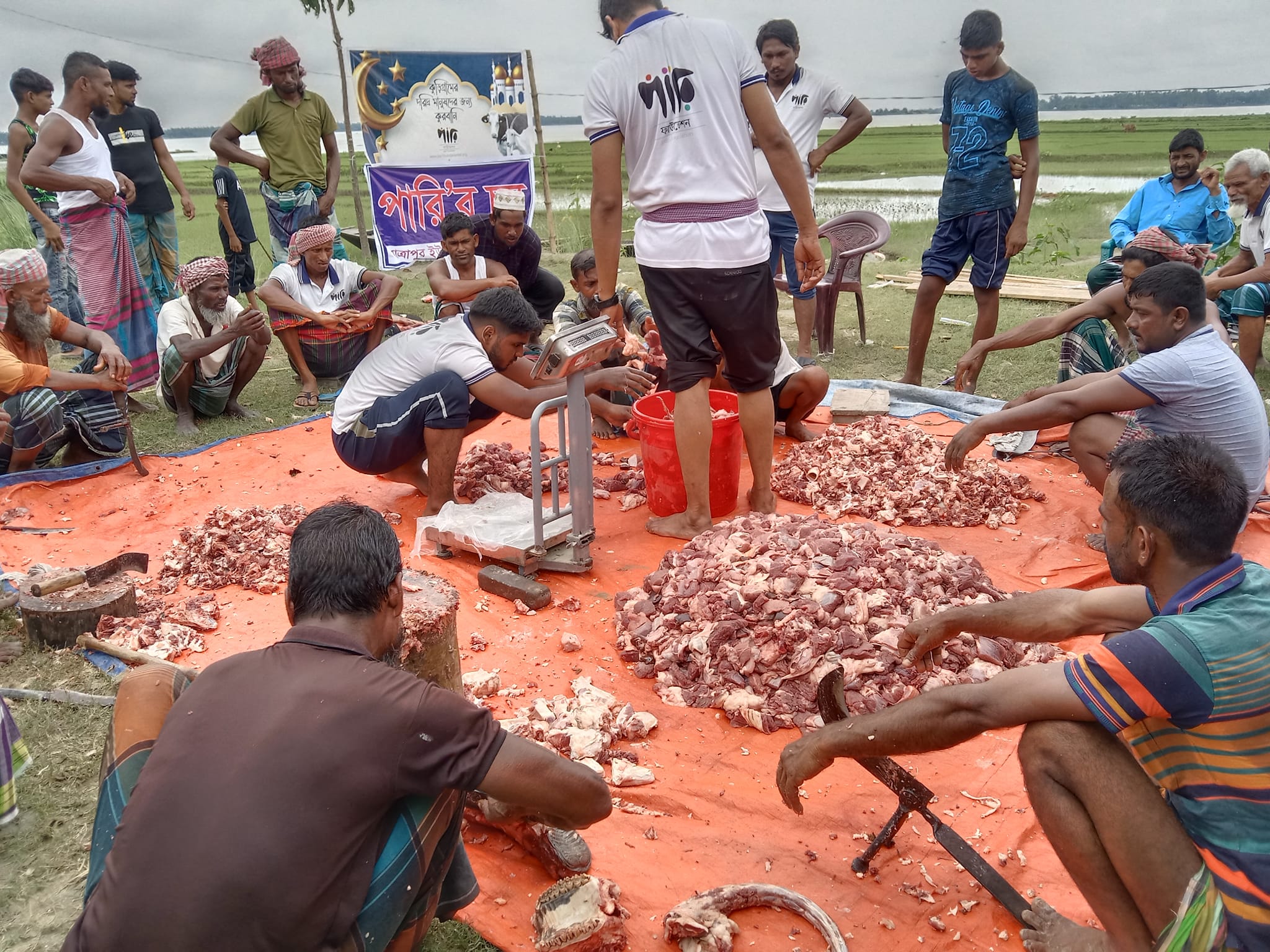 কুড়িগ্রাম ও নোয়াখালিতে গরিব অসহায় মানুষের মাঝে কুরবানীর মাংস বিতরণ।